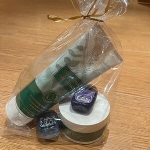 Bath & Body Gift Set